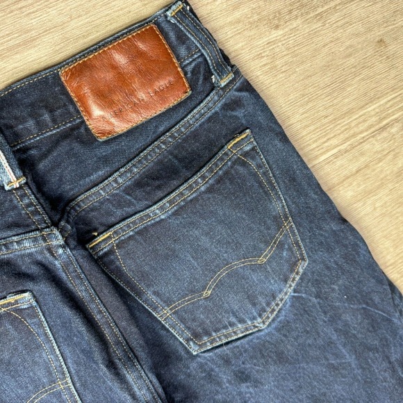 American Eagle Relaxed Taper Selvedge Jeans Womens 28x28 Dark Wash Mid Rise - Picture 4 of 13